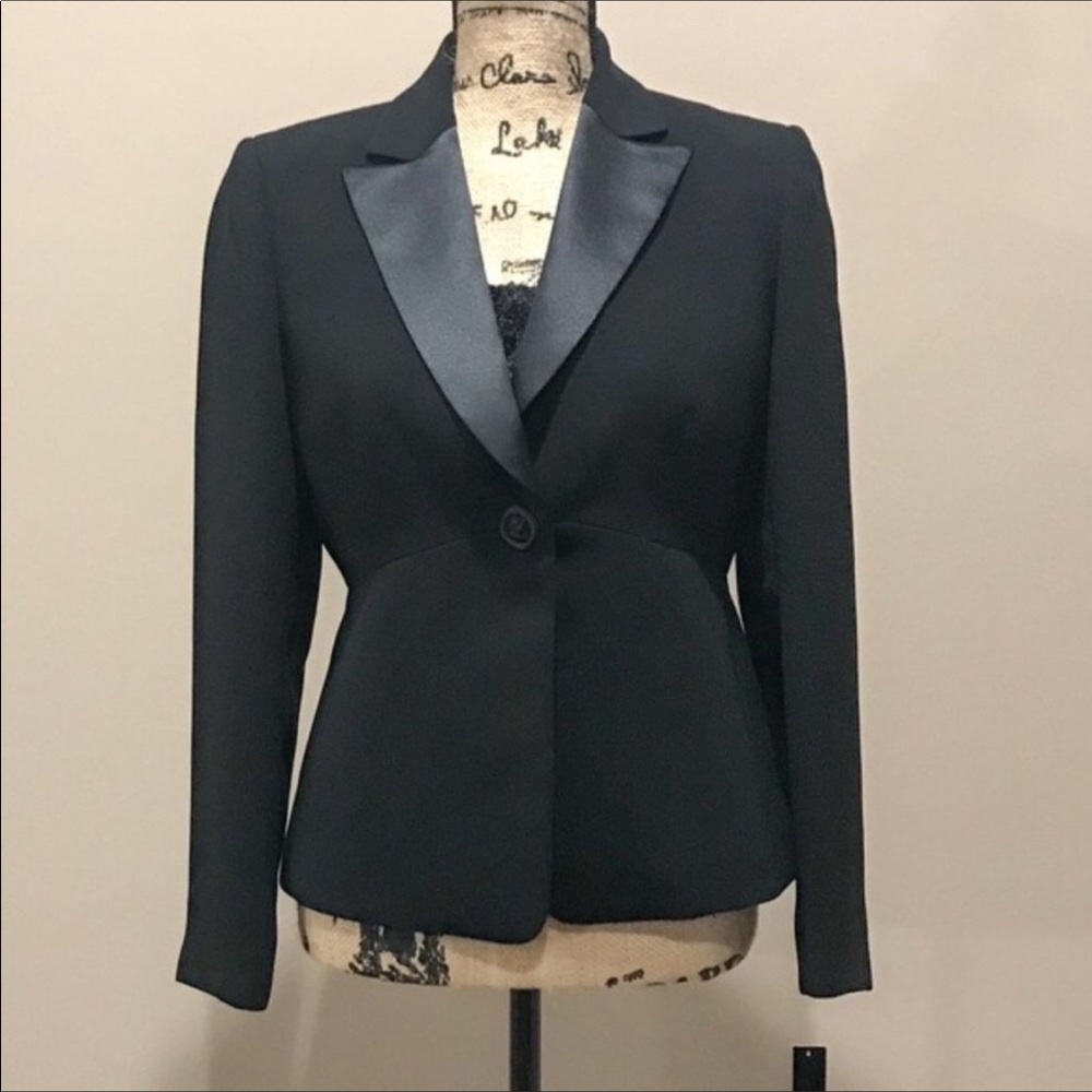 Tahari Arthur S. Levine blazer & sequin tank 6P